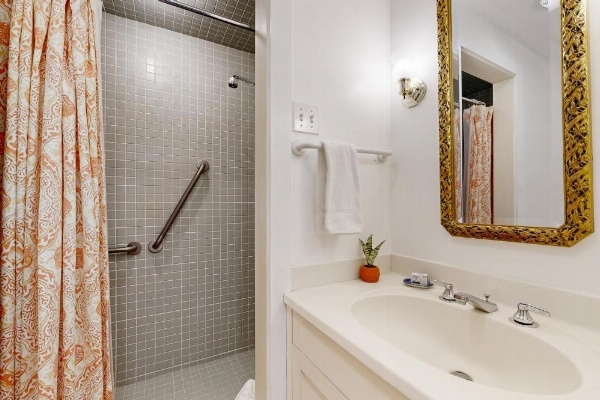 The CAVU Mansion on Bellevue image 15